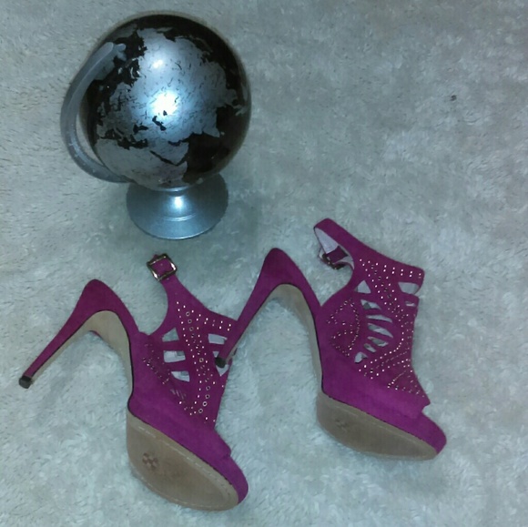 Shoes Where In The World Is Carmen San Diego Poshmark Shoes Where In The World Is Carmen San Diego Poshmark
